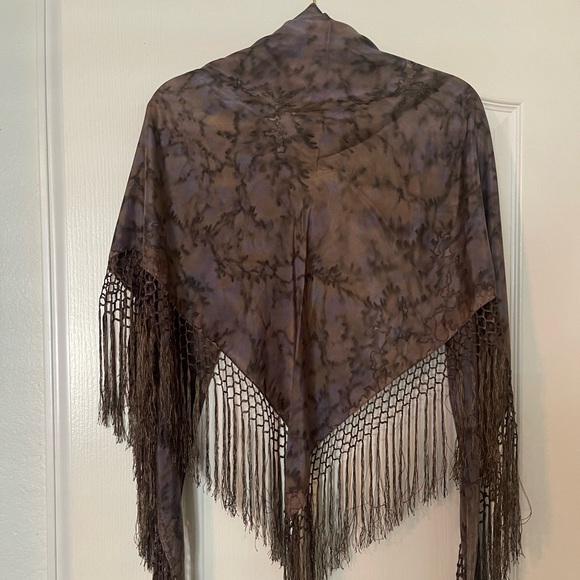 Natasha Handmade Tie Dye Triangle Shawl with Fringes (Repost) - Picture 2 of 7